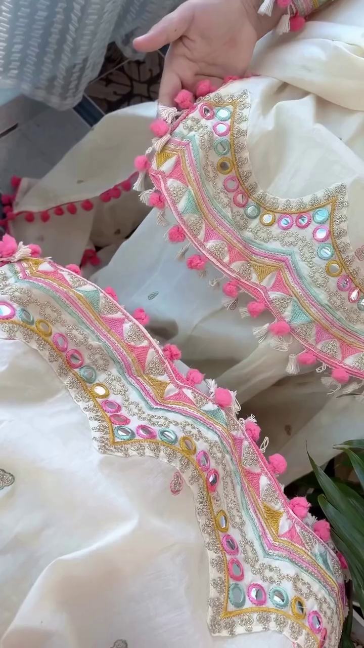 Fresh Green Embroidered Suit Set – Playful & Elegant Ethnic Style 💚