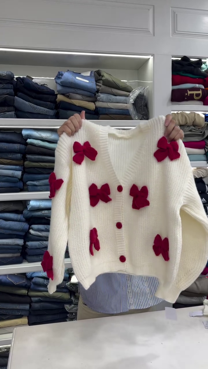 Elegant White Floral Knit Cardigan with 3D Rose Detailing