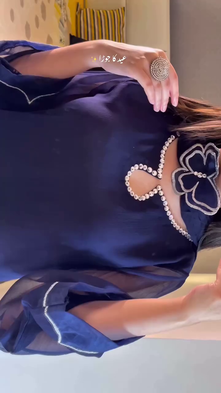 Elegant Black Minimalist Suit for Timeless Style