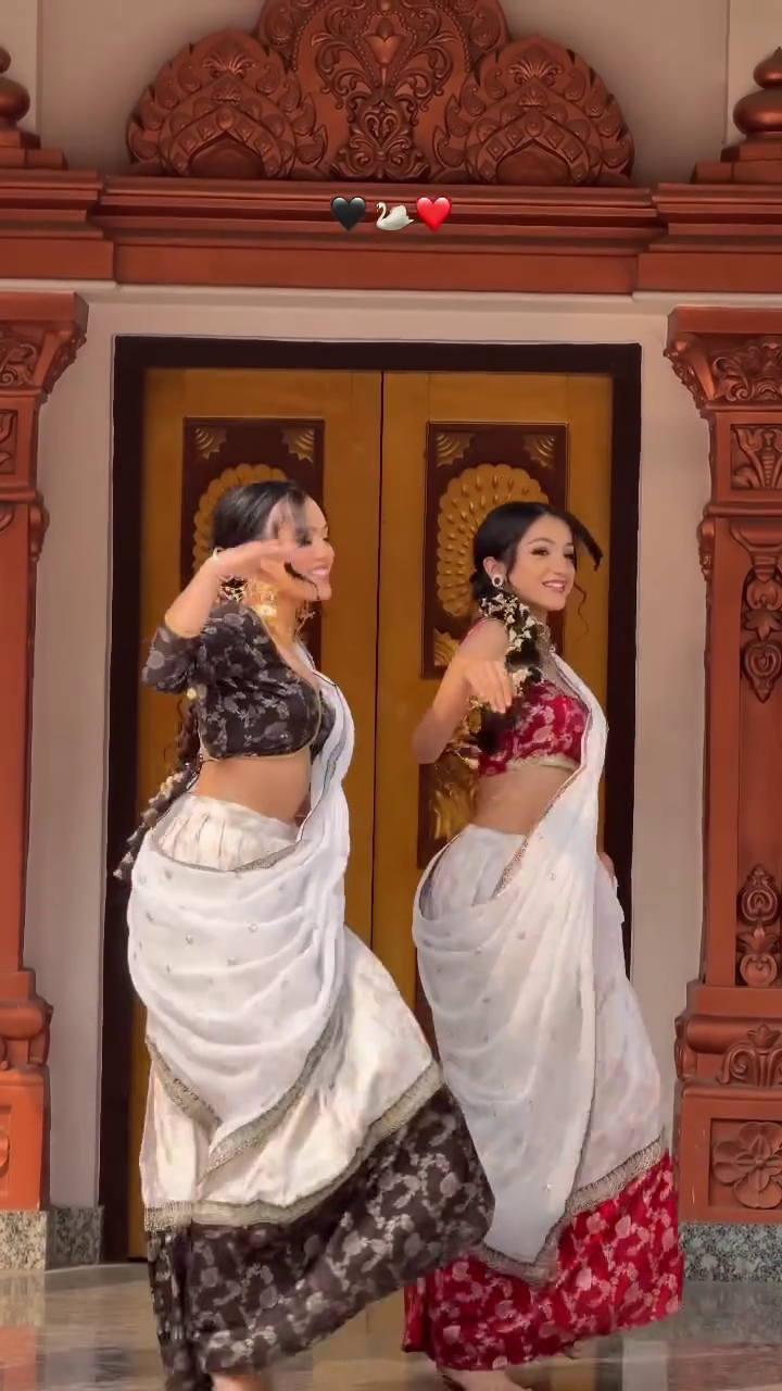 Traditional White Lehenga Dance Look with Ethnic Charm