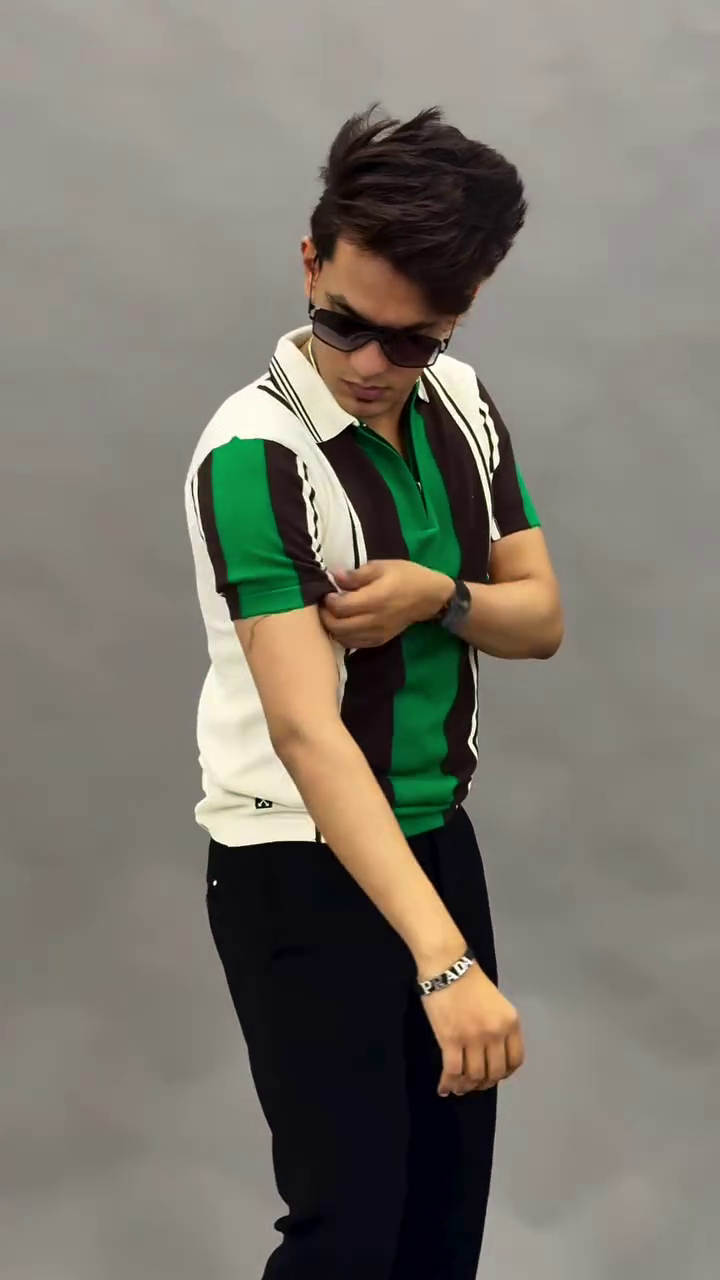 Modern Striped Polo T-shirt For Casual Styling