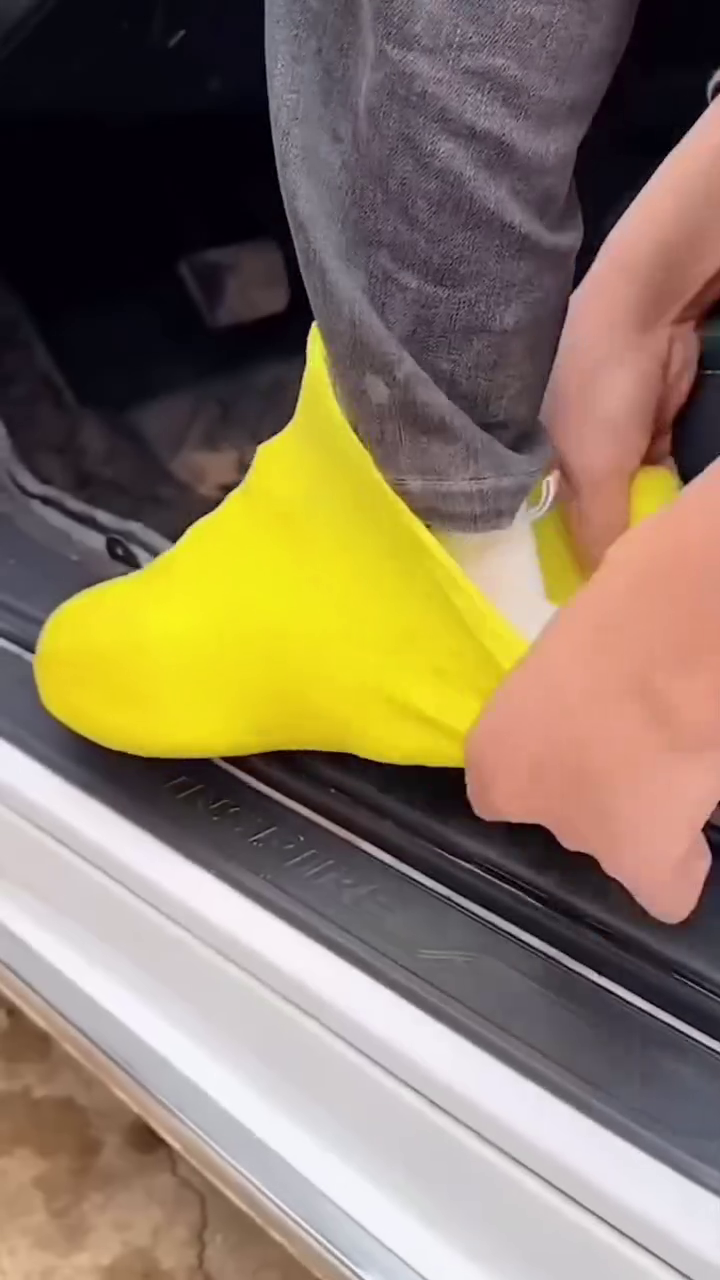 🌧️ Waterproof Rain Shoe Cover – Monsoon Must-Have 🌧️