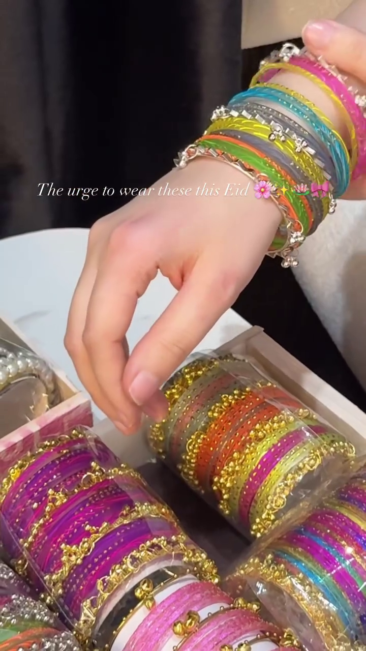 💖 Celebrate Every Moment with Vibrant Eid Bangles