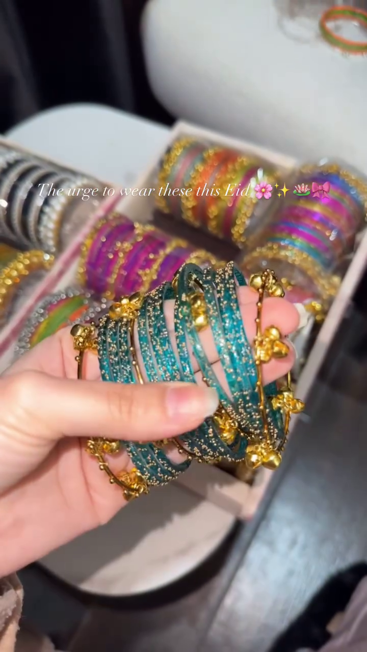 💖 Celebrate Every Moment with Vibrant Eid Bangles