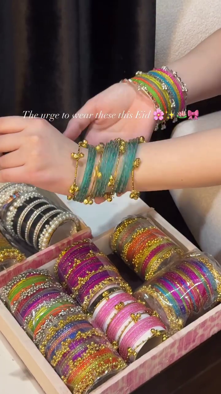 💖 Celebrate Every Moment with Vibrant Eid Bangles