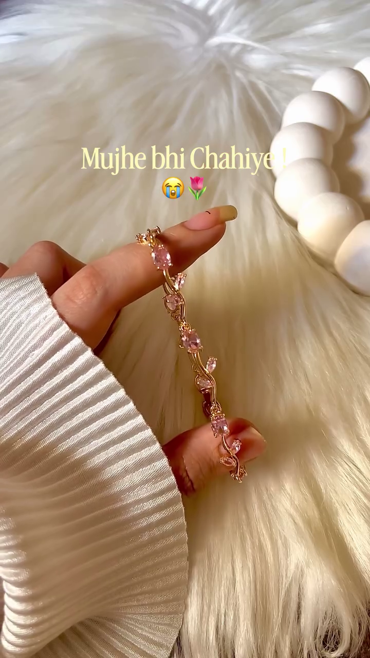 🌸 Delicate Pink Crystal Bracelet – Shine with Every Outfit