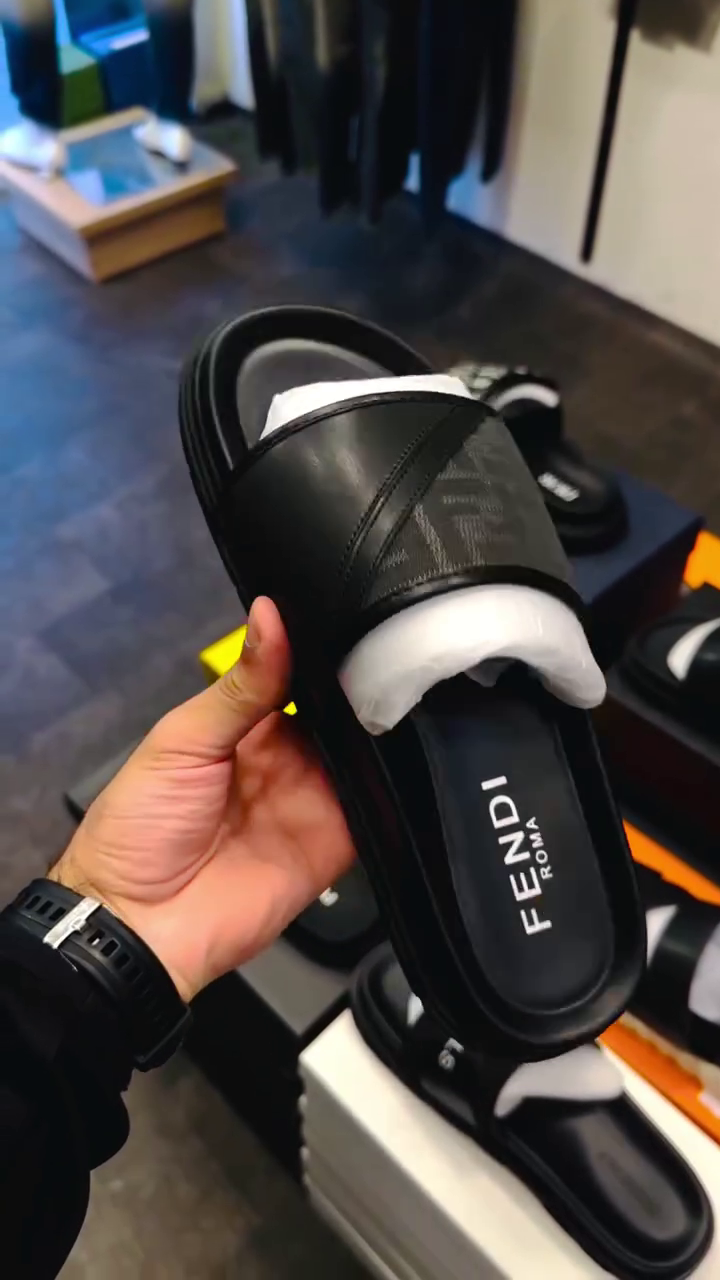 🖤 Luxury Comfort Slides – Premium Everyday Fashion