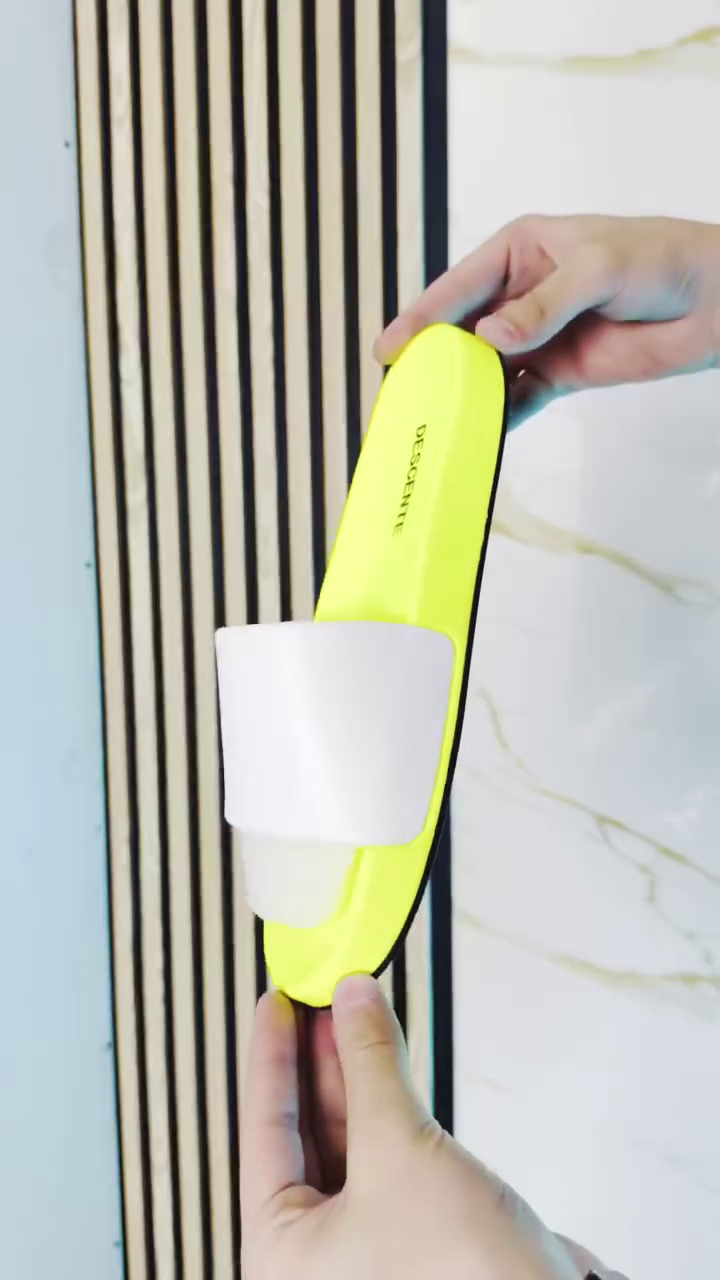 💛 Neon Comfort Slides – Bright Style, Maximum Comfort