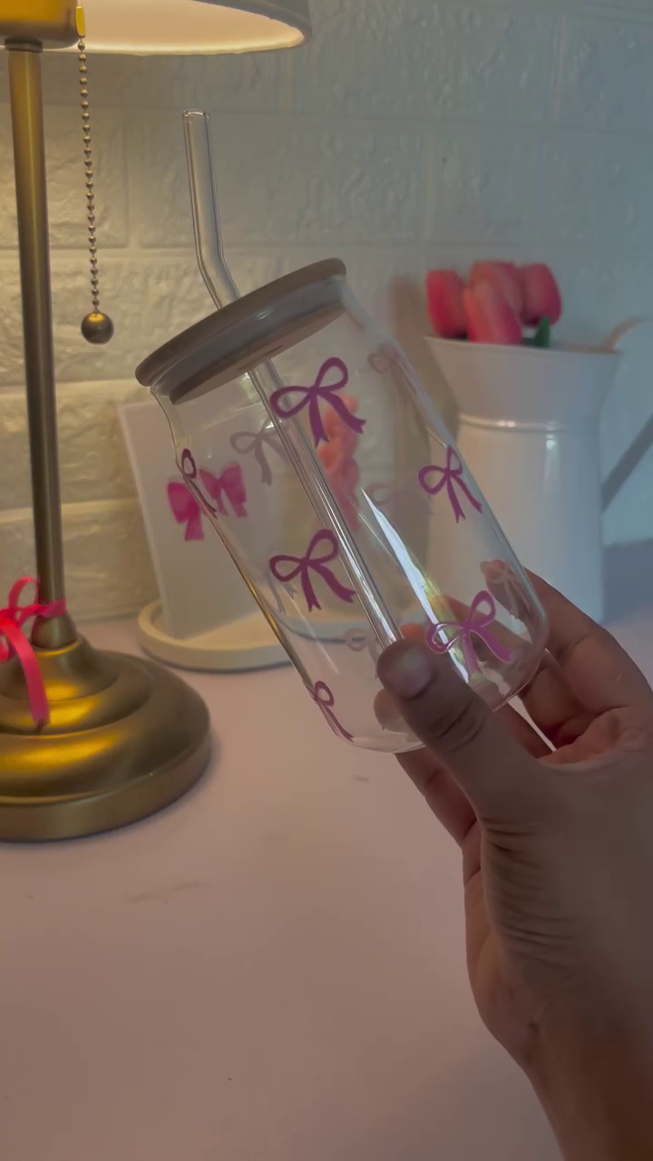 🎀 Sip in Style with the Adorable Bow Glass Tumbler! 💖