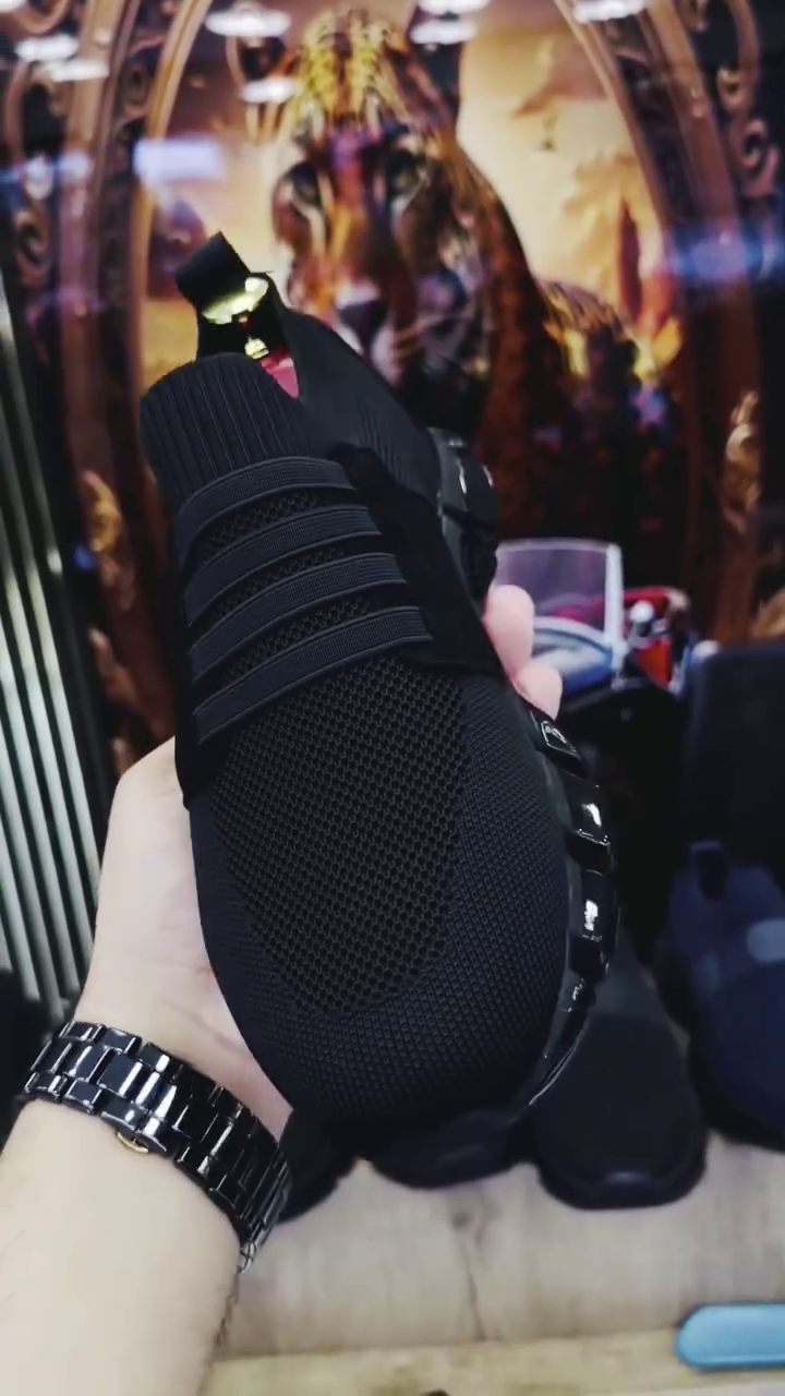 🖤 Step Into Comfort with Premium Black Running Shoes