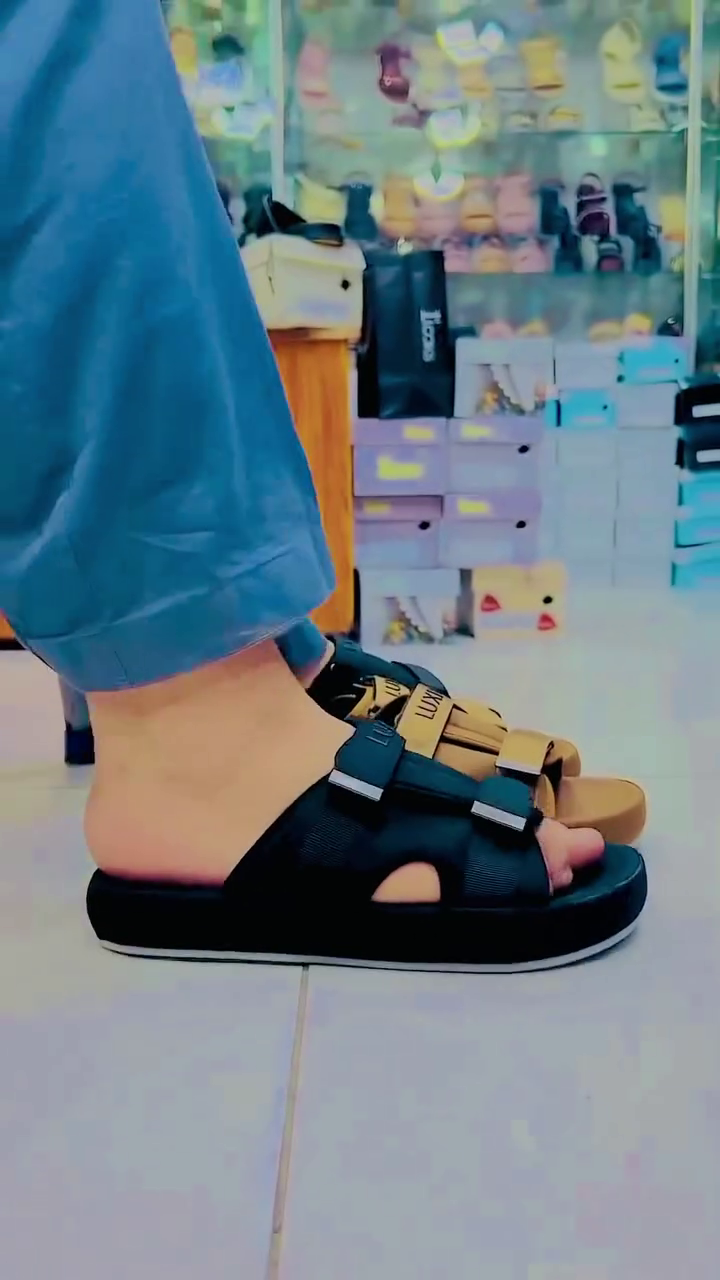 🤎 Adventure-Ready Comfort Sandals