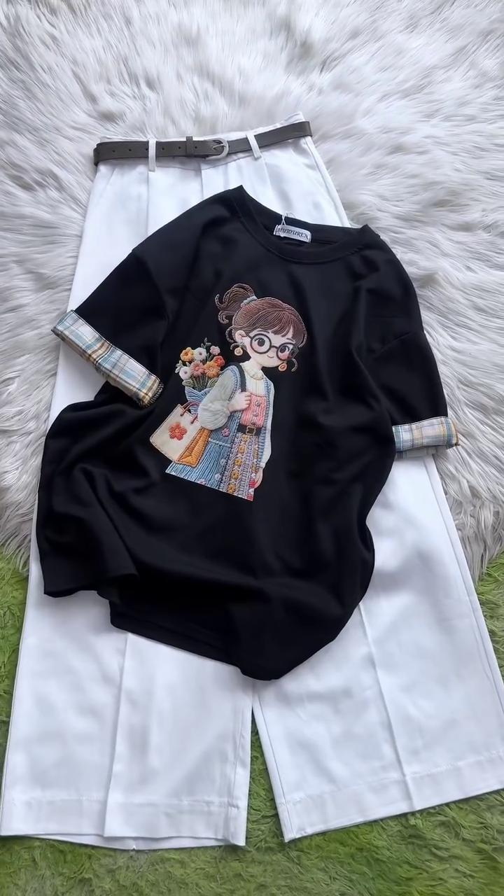 🌸 Effortless Style, Everyday Comfort – Cute Graphic Tee & White Pants Set